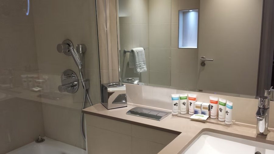 Norfolk Towers Paddington Hotel — Bathroom