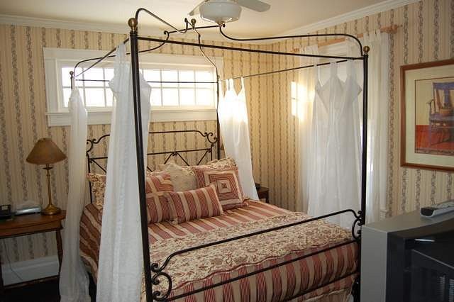 North Hero House Inn — Guest room