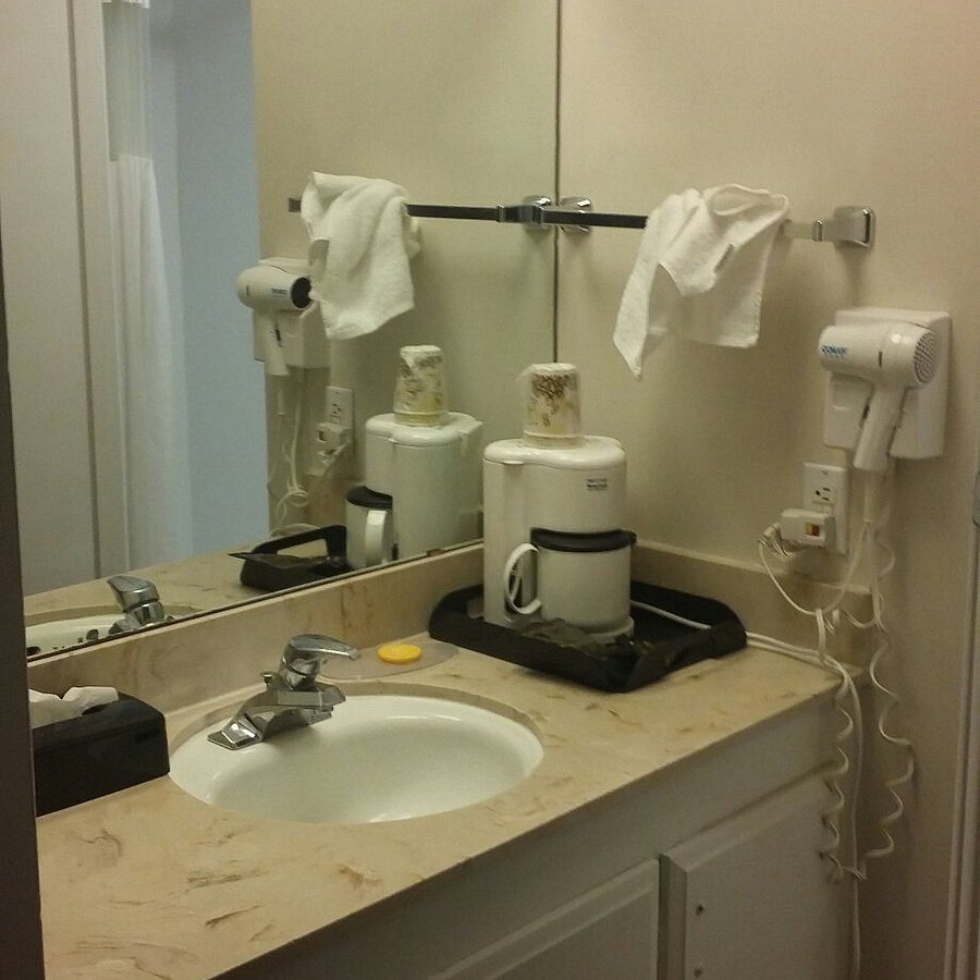 North Temple Inn — Bathroom