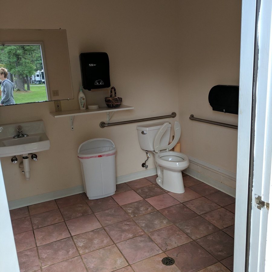 Northern Bear Paw RV Park — Bathroom