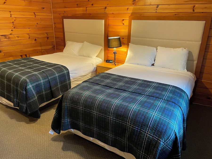 Northern Lights Lodge — Guest room