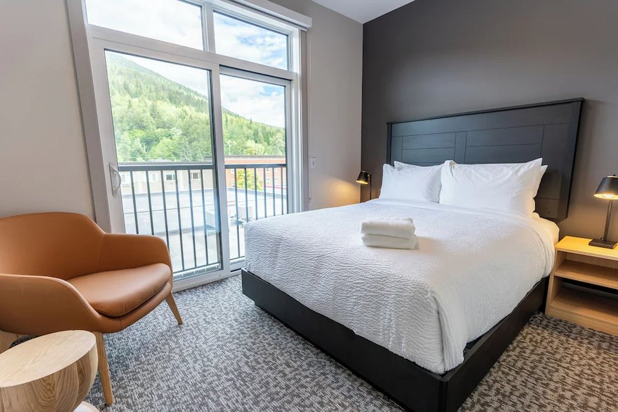 Northwinds Hotel Revelstoke By Basecamp — Guest room