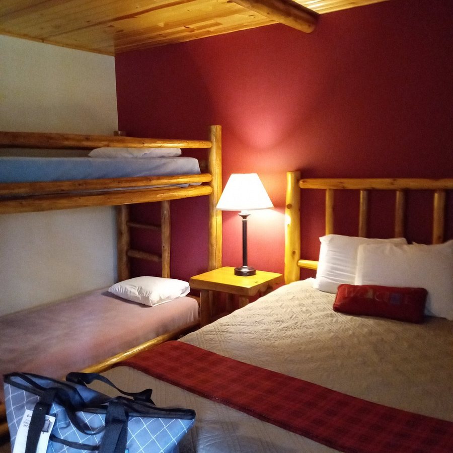 Northwoods Lodge — Guest room