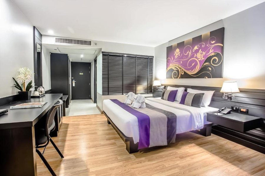 Nouvo City Hotel — Guest room