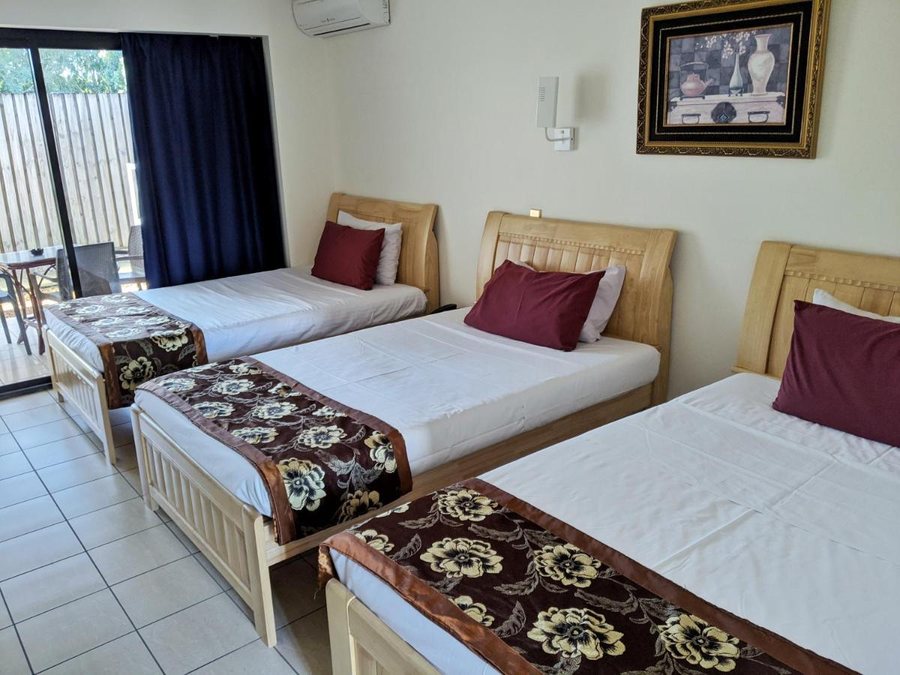 Novena Palms Motel — Guest room