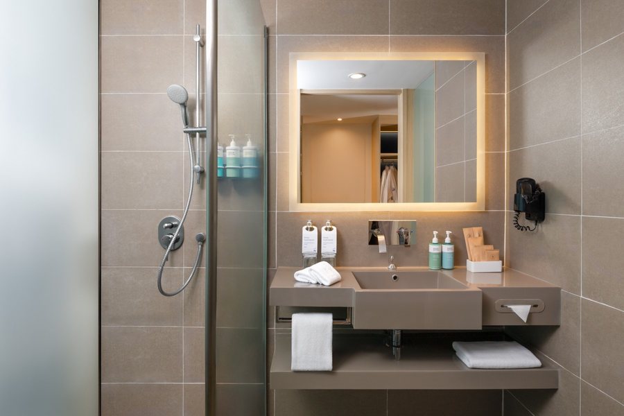Novotel Bangkok Platinum Pratunam — Bathroom