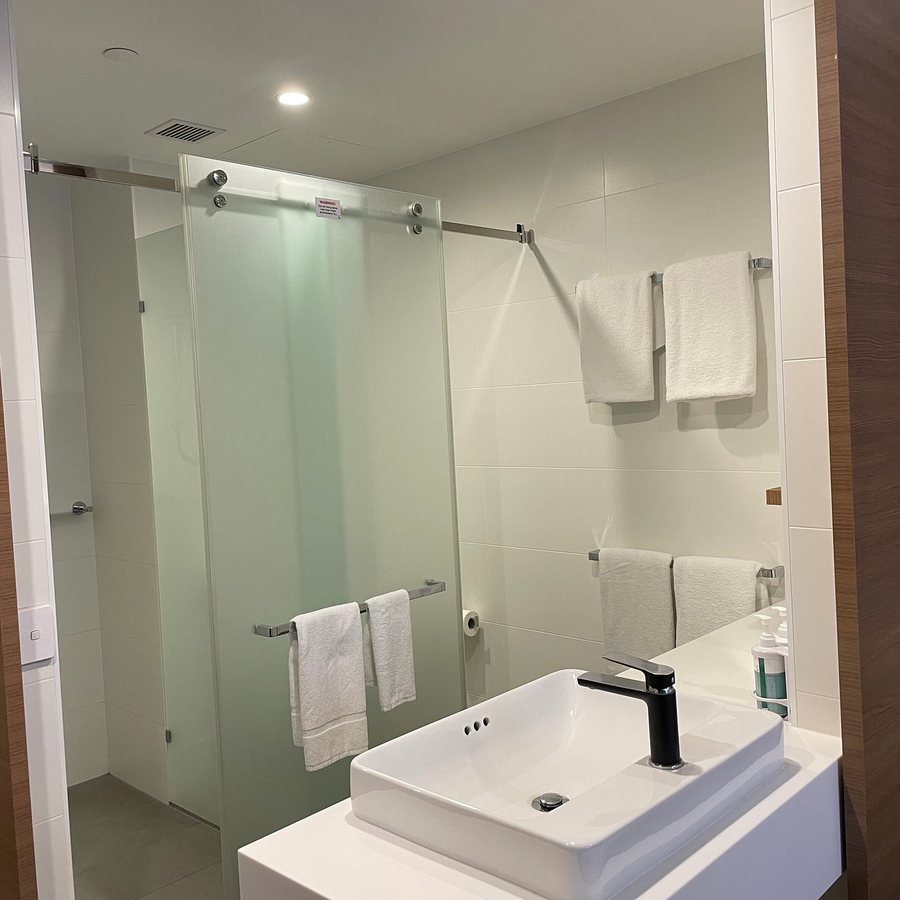 Novotel Brisbane South Bank — Bathroom