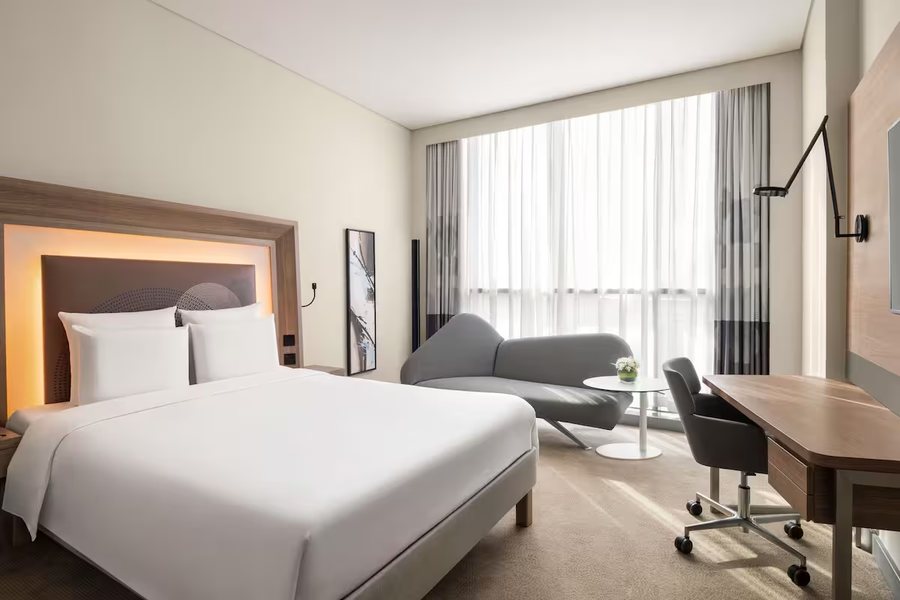 Novotel Bur Dubai — Guest room