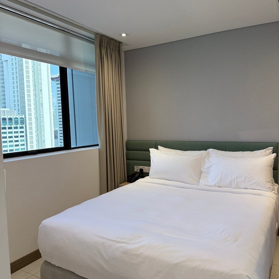 Novotel Living Singapore Orchard — Guest room