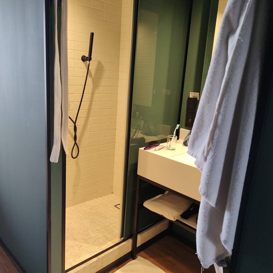 Novotel Mexico City Santa Fe — Bathroom
