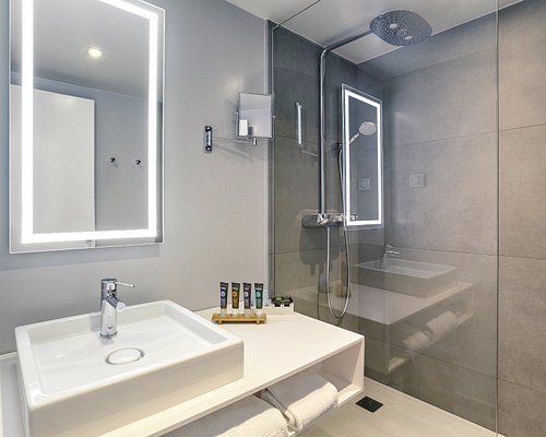 Novotel Milano Nord Ca Granda — Bathroom