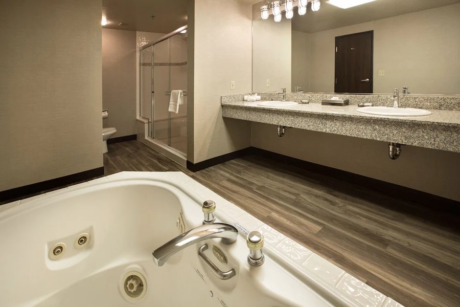 Nugget Casino Resort Sparks Nevada — Bathroom