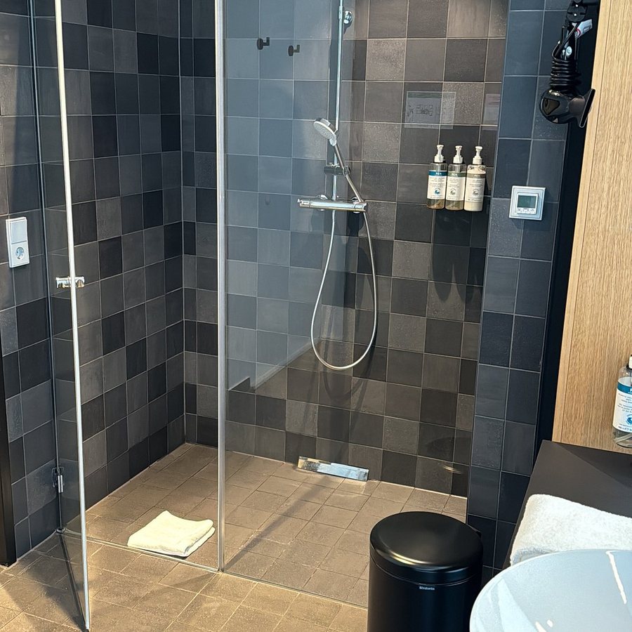 Numa Drift — Bathroom