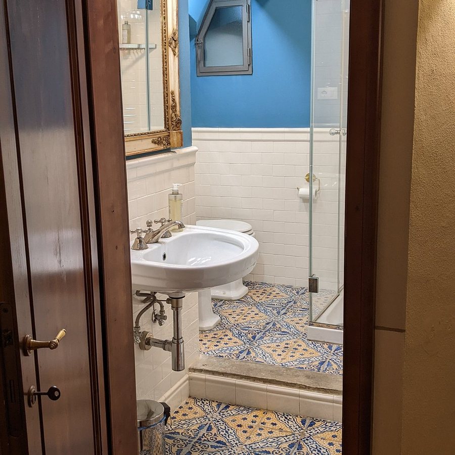 Numa Florence Palazzo Belfiore — Bathroom