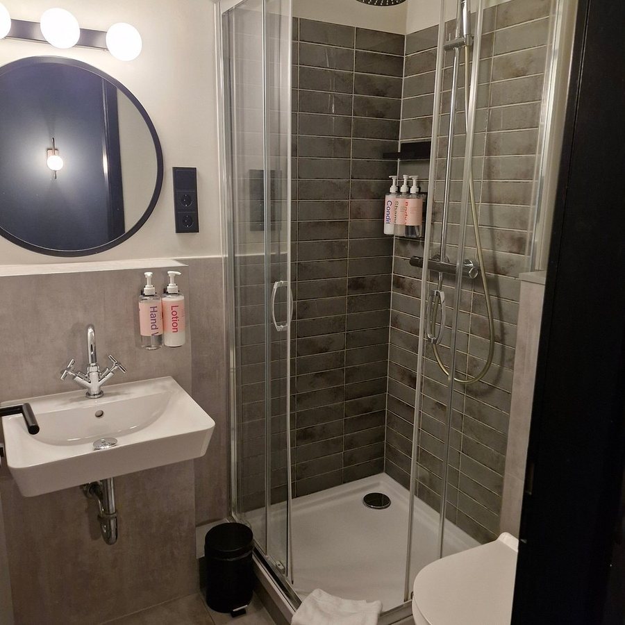 Numa l Sketch Rooms Apartments — Bathroom