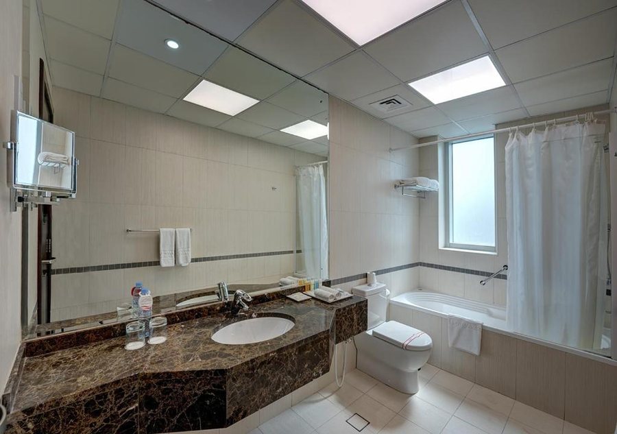 Nuran Marina Serviced Residences — Bathroom