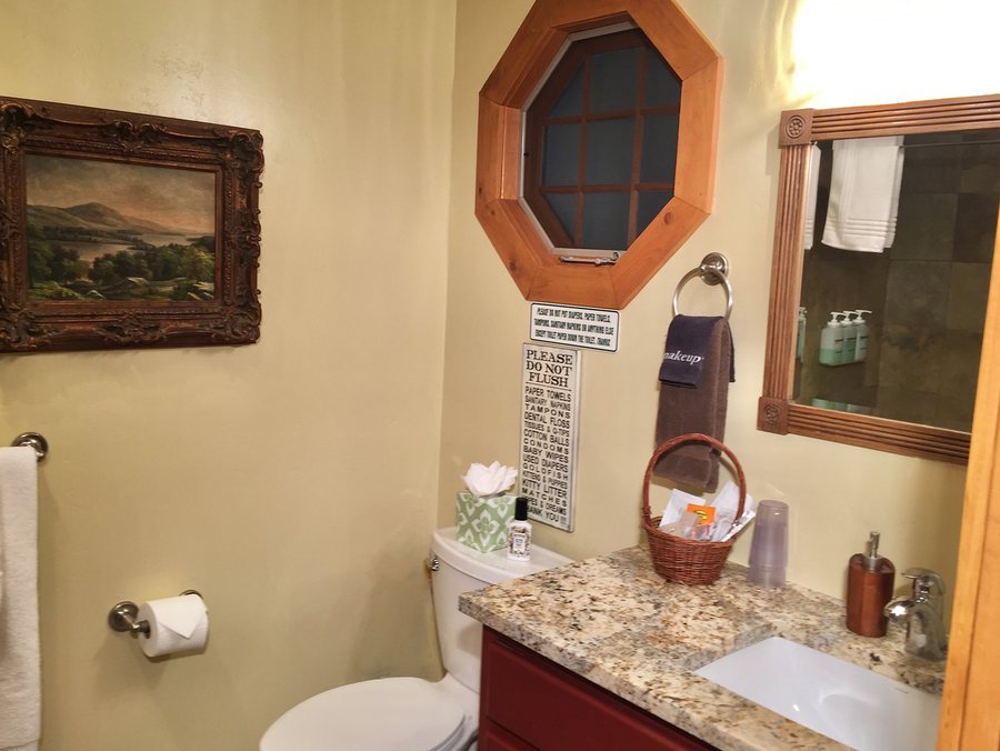 O Bar O Cabins — Bathroom