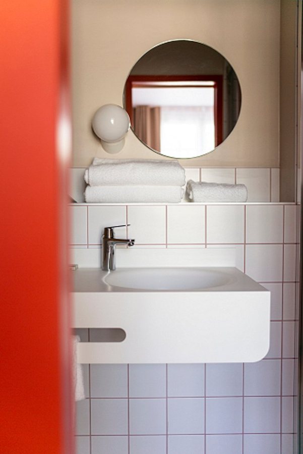 O Rouge Hotel — Bathroom