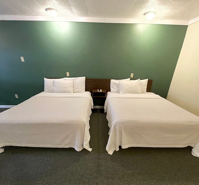 O Sullivan s On The Lake Motel — Guest room