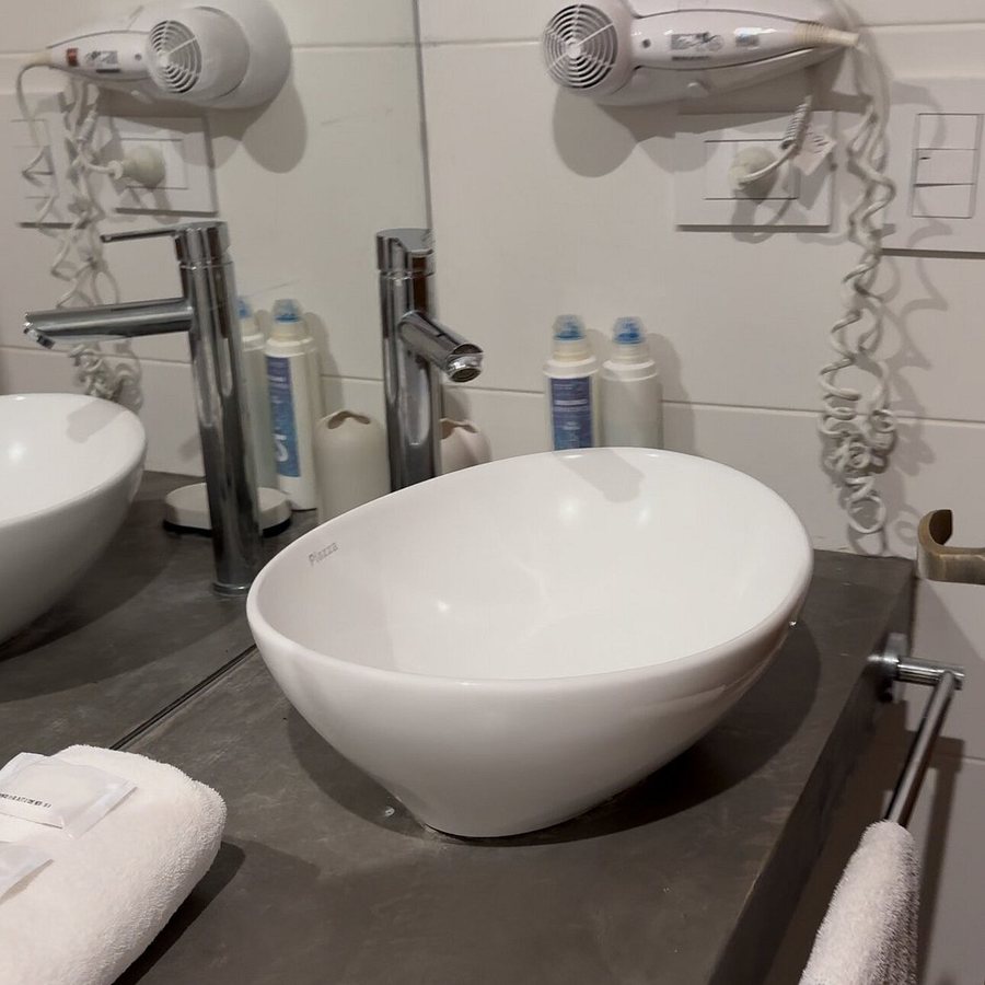 O2 Hotel Valeria del Mar — Bathroom