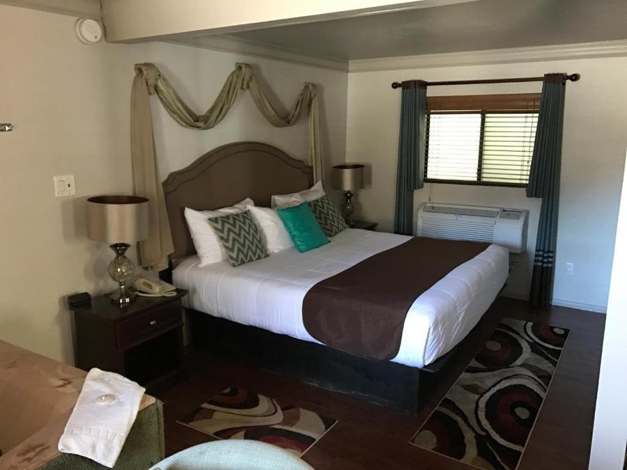 Oak Creek Terrace Resort — Guest room