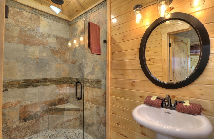 Oak Haven Resort — Bathroom