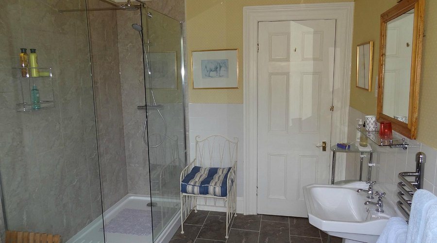 Oak Hill Bed and Breakfast — Bathroom