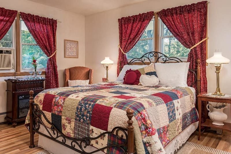Oak Hill Bed and Breakfast — Guest room