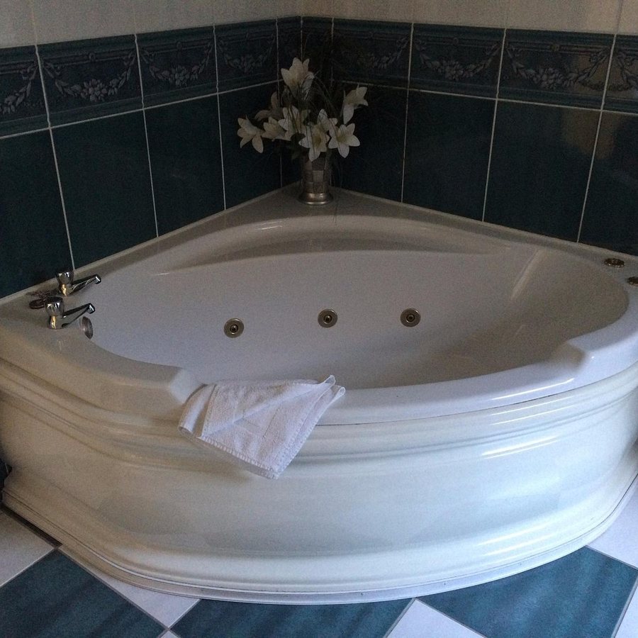 Oakhurst House Bed Breakfast — Bathroom