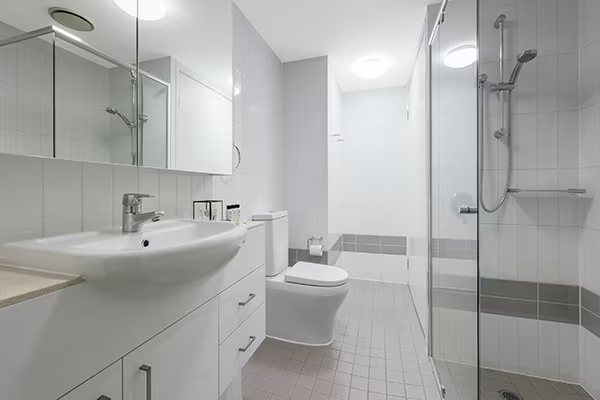 Oaks Brisbane on Felix Suites — Bathroom