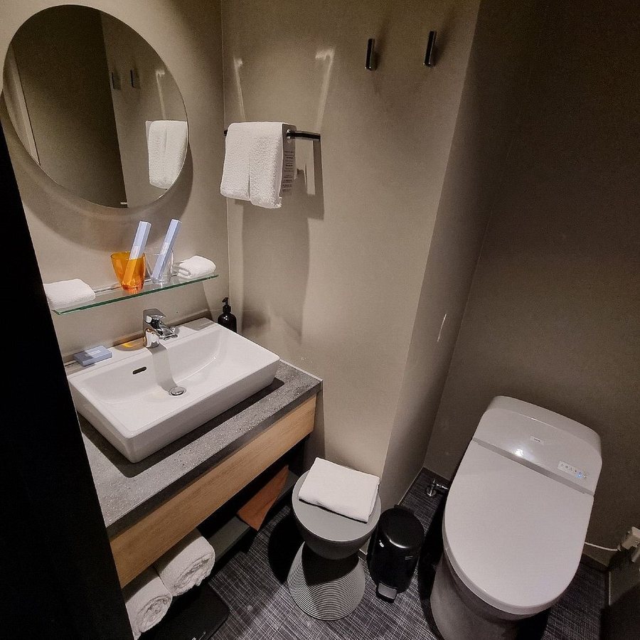 Oakwood Hotel Kyoto Oike — Bathroom