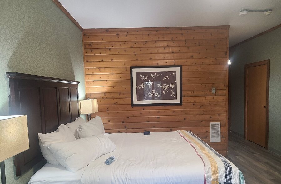 Oakwood RV Resort — Guest room