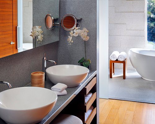 Oasia Resort Sentosa By Far East Hospitality — Bathroom