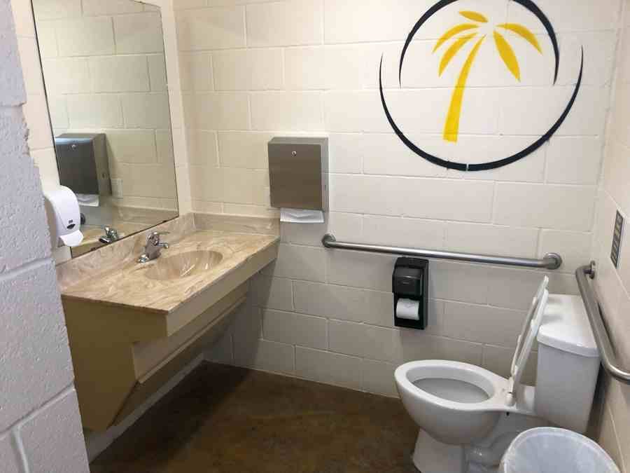 Oasis RV Resort Amarillo — Bathroom