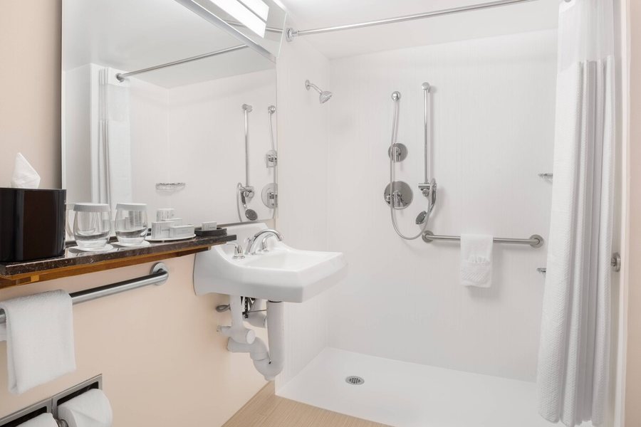 OB Suites Brickell Miami — Bathroom