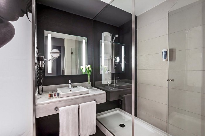 Occidental Castellana Norte — Bathroom