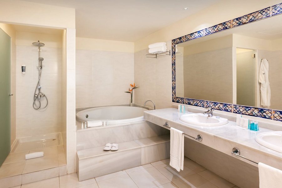 Occidental Jandia Mar — Bathroom