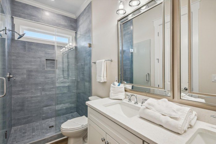 Ocean Drive Beach and Golf Resort — Bathroom