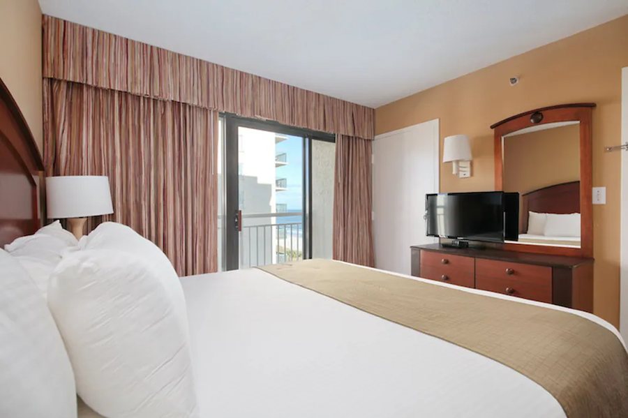 Ocean Drive Beach and Golf Resort — Guest room