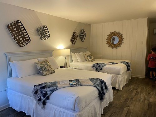 Ocean Glass Inn — Guest room