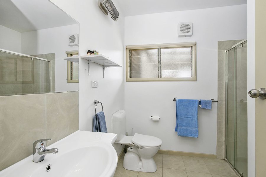 Ocean Grove Holiday Park — Bathroom