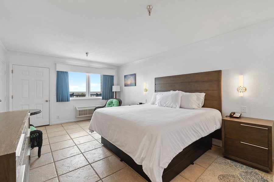 Ocean Isle Inn — Guest room