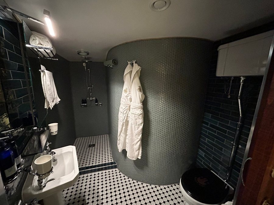 Ocean Mist Leith — Bathroom