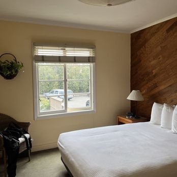 Ocean Park Motel — Guest room
