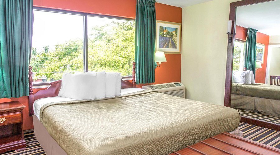 Ocean Reef Hotel — Guest room