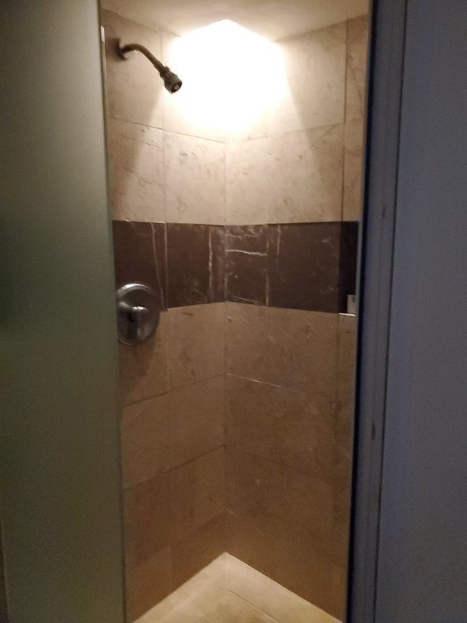 Ocean Spa Hotel — Bathroom