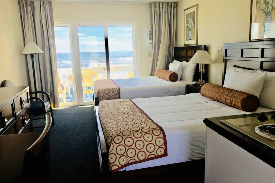 Ocean Surf Resort — Guest room