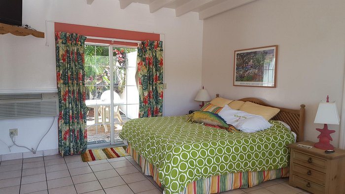 Ocean View Inn and Sports Pub — Guest room