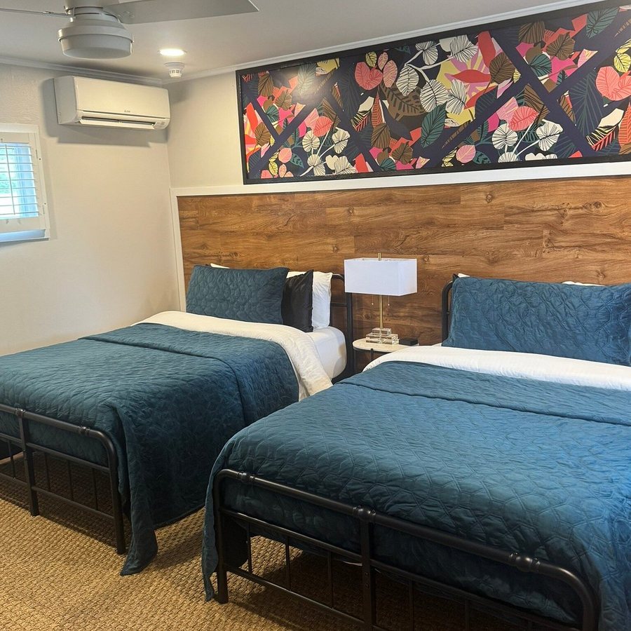 Ocean View Terrace Inn — Guest room