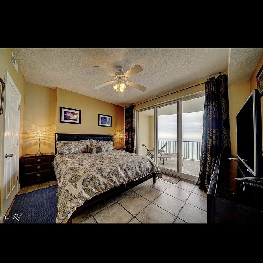 Ocean Villa Condominium — Guest room